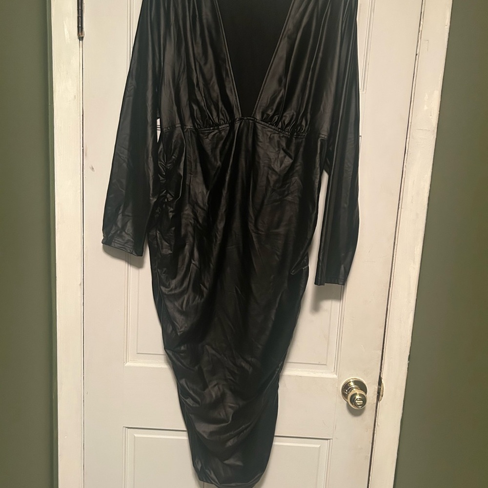 Elegant Black Long Sleeve Dress